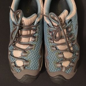 Keen sneaker/hiker women's US 8.5